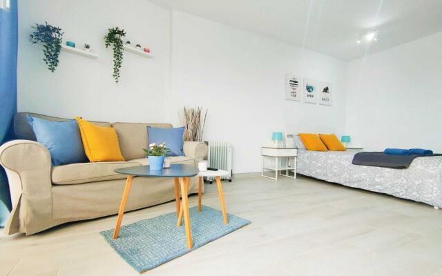 Studio with wonderful ocean view and WiFi