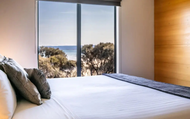 Freycinet Beach Apartments