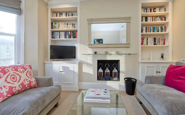 Lovely Apartment With Roof Terrace in Battersea