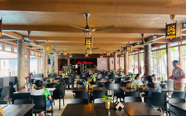 Red Coconut Beach Hotel