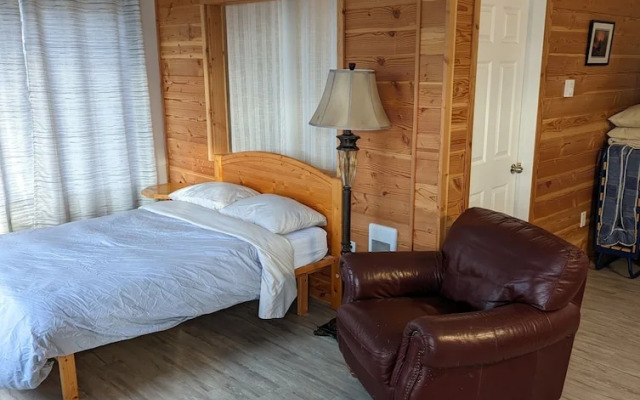 Gordie's Inn & Suites