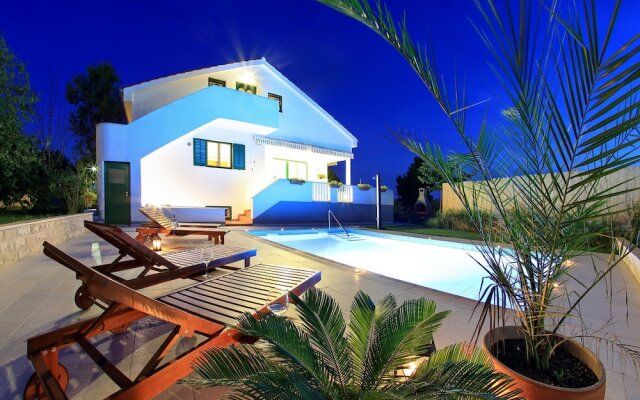 Luxurious Villa in Zadar With Swimming Pool