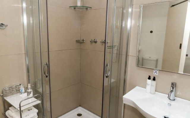 South Villa Guesthouse & Garden