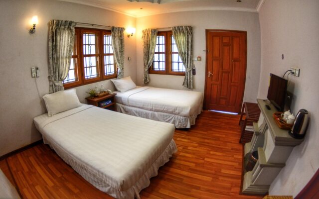 Hotel Spring