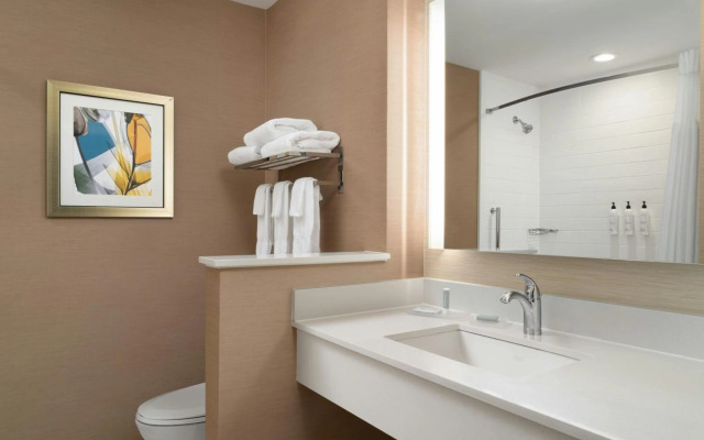 Fairfield Inn & Suites by Marriott London