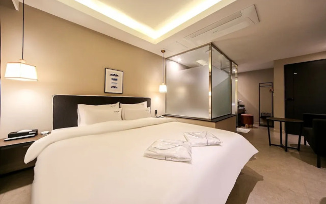 Hotel Button