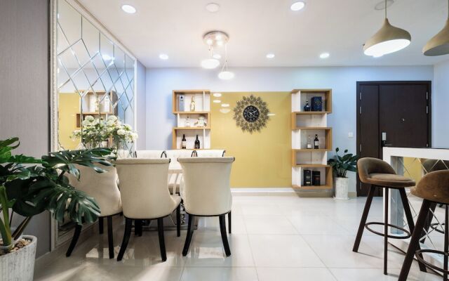 The Milky Way River Gate Apartment