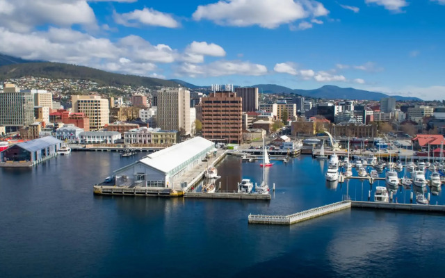 Somerset on The Pier Hobart