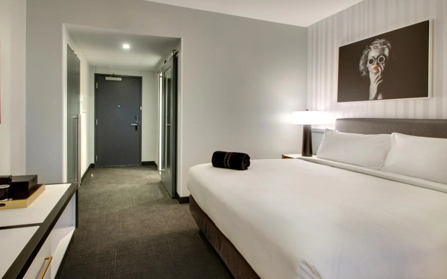 The Rose Hotel Chicago O’Hare, Tapestry Collection by Hilton