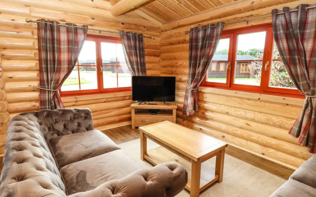 Oak Lodge