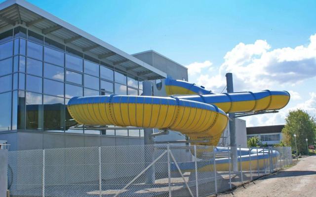 Zeltdachhaus _ grosse Terrasse _ m