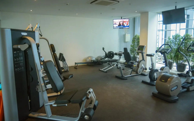 Modern Elegant Design 2BR L'Avenue Apartment By Travelio