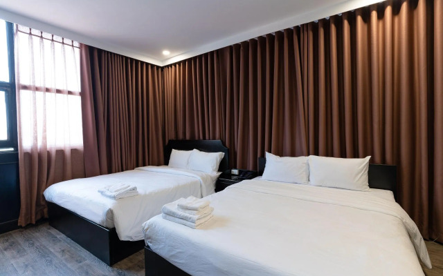 Queen Central Hotel