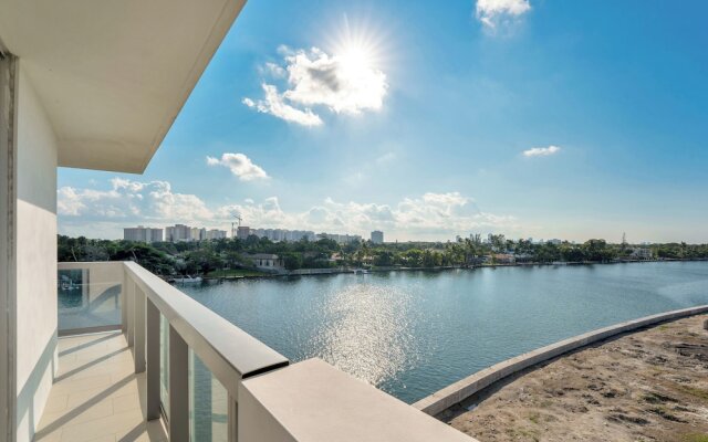 Stunning 2BR 2BA  Bay Harbour with Pool