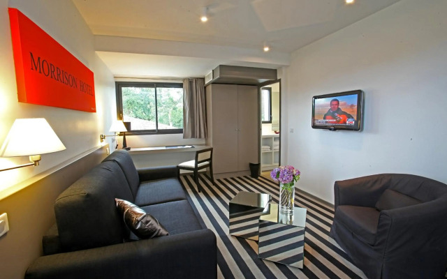 Hotel 202