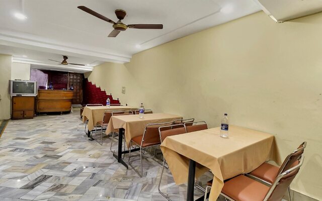 Hotel Kapoor Inn by OYO Rooms