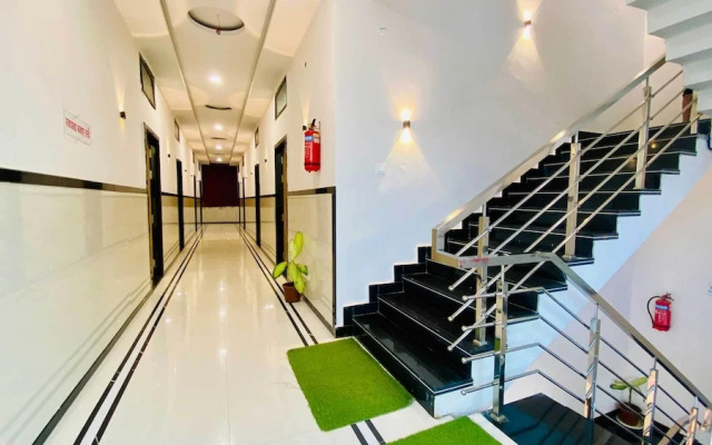 Hotel Gayatri Palace