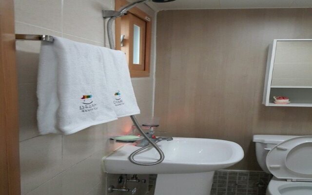 Eoot Hanok Guesthouse