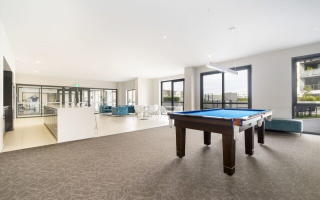 Stylish Modern Ecco Complex