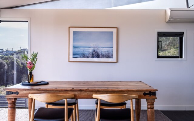 Freycinet Beach Apartments
