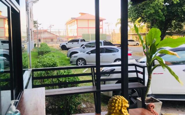 Grand Esie Service Apartment