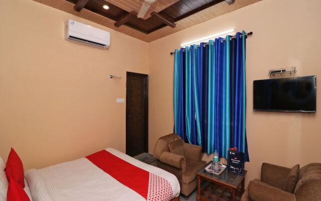 OYO 13686 Rudraksh hotel