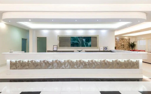 Grand Blue Beach Hotel