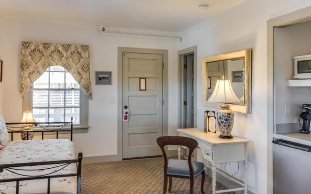 The First Colony Inn