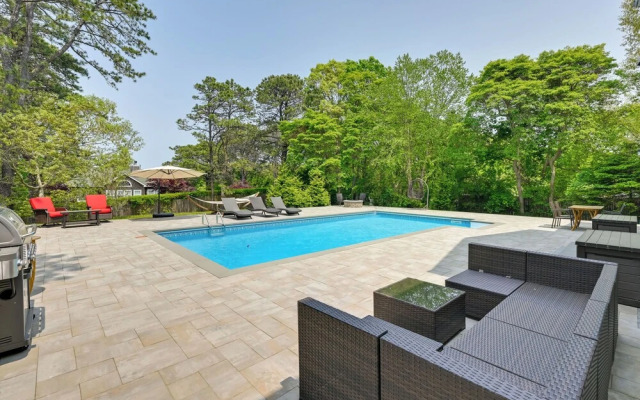 Pet-friendly Southampton Paradise With Pool!