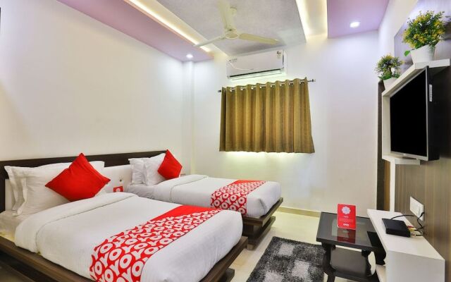 OYO 22374 Hotel Navjivan