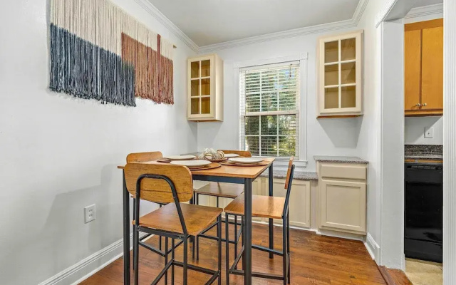 Pet-friendly Mobile Condo ~ 4 Mi to Downtown!