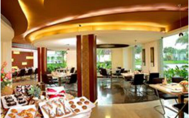 Flora Airport Hotel and Convention Centre Kochi
