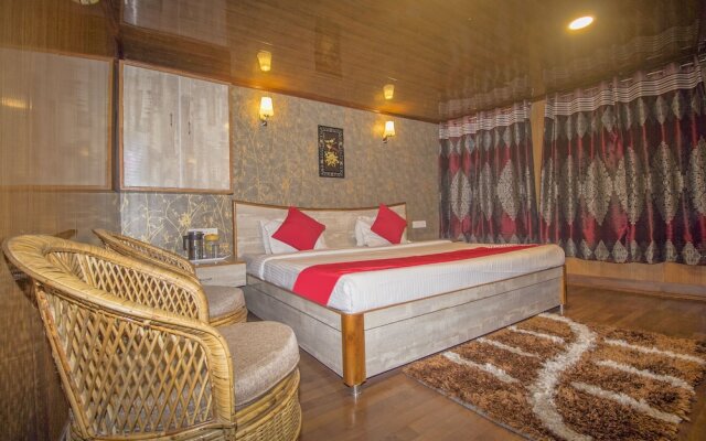 OYO 3875 Hotel Everest Glory