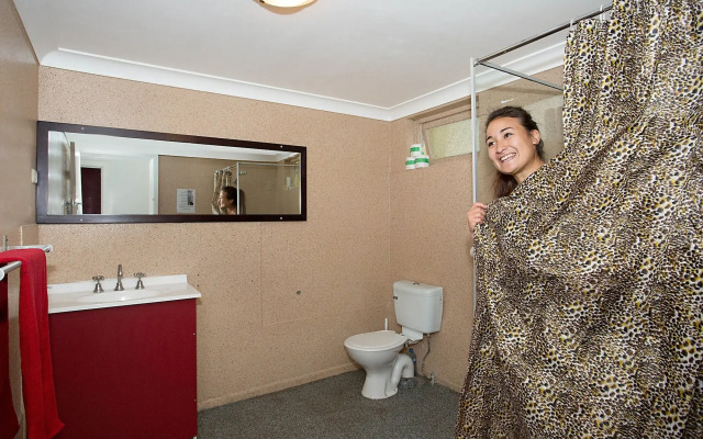 Backpackers In Paradise Resort - Hostel