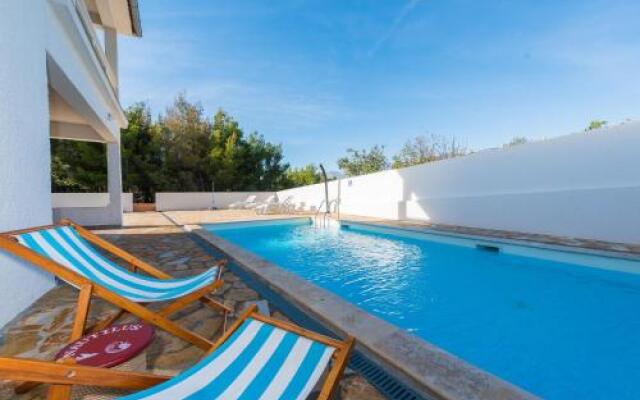Villa More