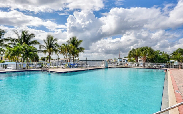 Pool + Hot Tub Access: Home in Jensen Beach!