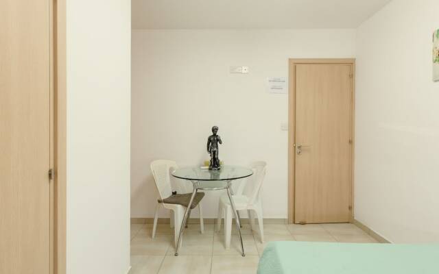 Acticon Rooms Larnaca