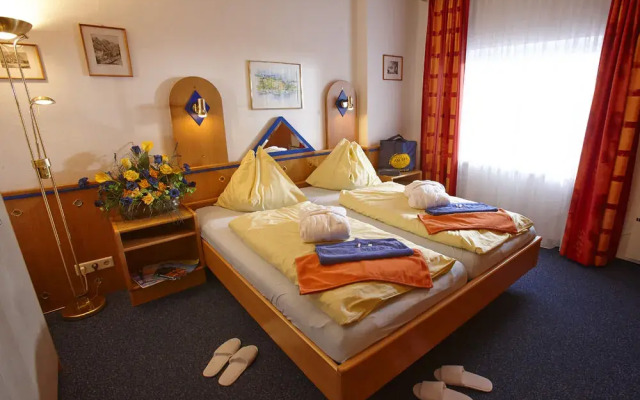 Barry Memle Lake Side Resort