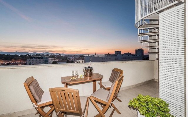 Penthouse with roof terrace