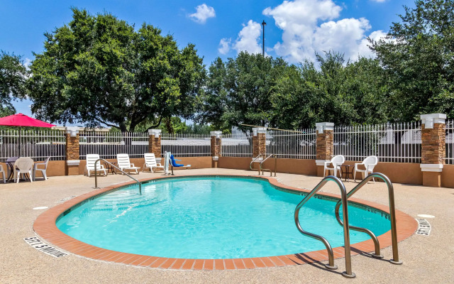 Comfort Suites at Katy Mills