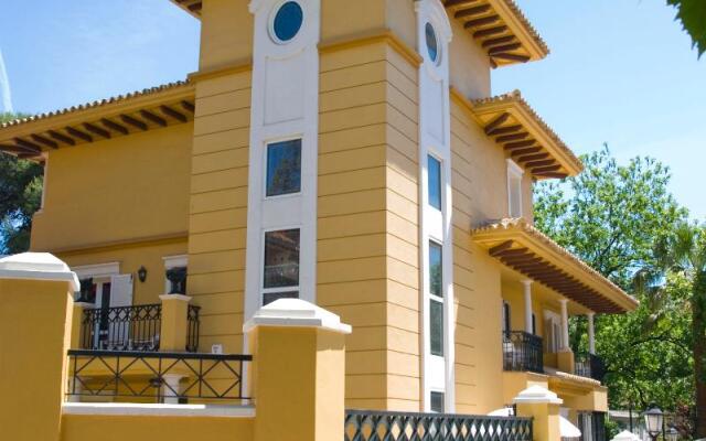BYPILLOW Villa Lorena
