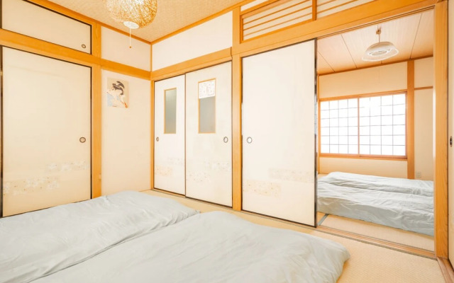 Sakuragawa No Hakugetu Osaka Castle Villa
