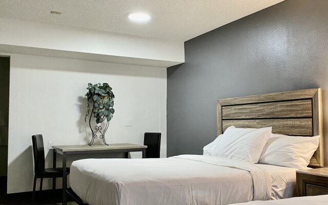 Siegel Slots and Suites