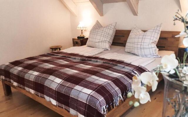 Cafe Altmühl, Ferienwohnungen Gästehaus Krimhilde direkt am Wasser