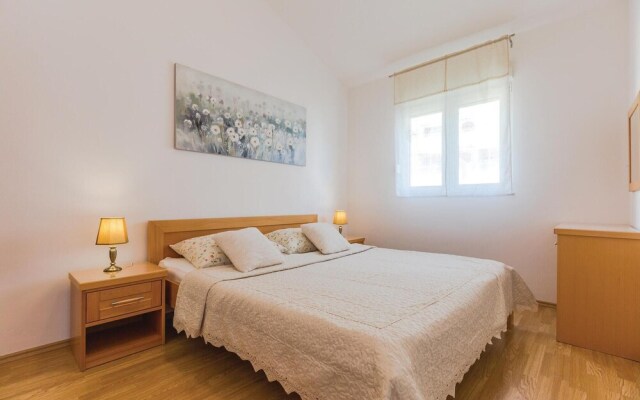 Beautiful Home in Makarska With Wifi and 2 Bedrooms