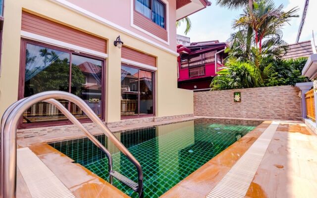 3 Bedrooms Pool Villa Walk to Patong