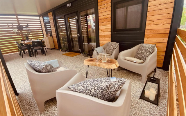 MAGNOLIA HOUSE by the RIVER