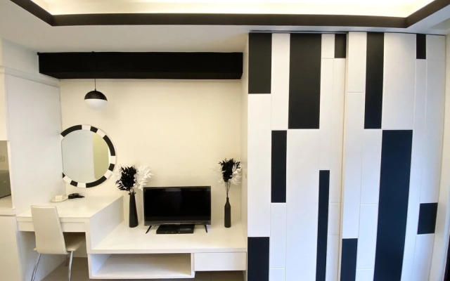 Q Square Apartment