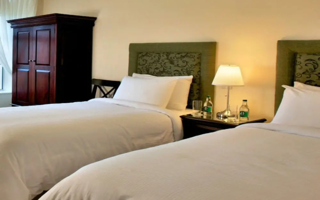 Walter Raleigh Hotel