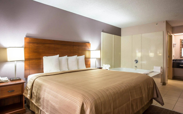 Quality Inn & Suites Matthews - Charlotte